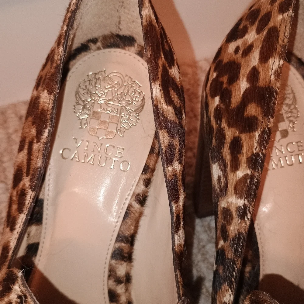 Vince Camuto‎ Wevenly 3 Leopard Calf Hair Pointed Toe Heels Size 9M Block Cone